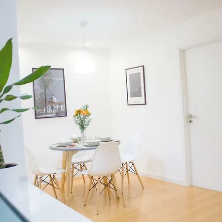 Luxury Arthouse In Martim Moniz Square, With Park. *
